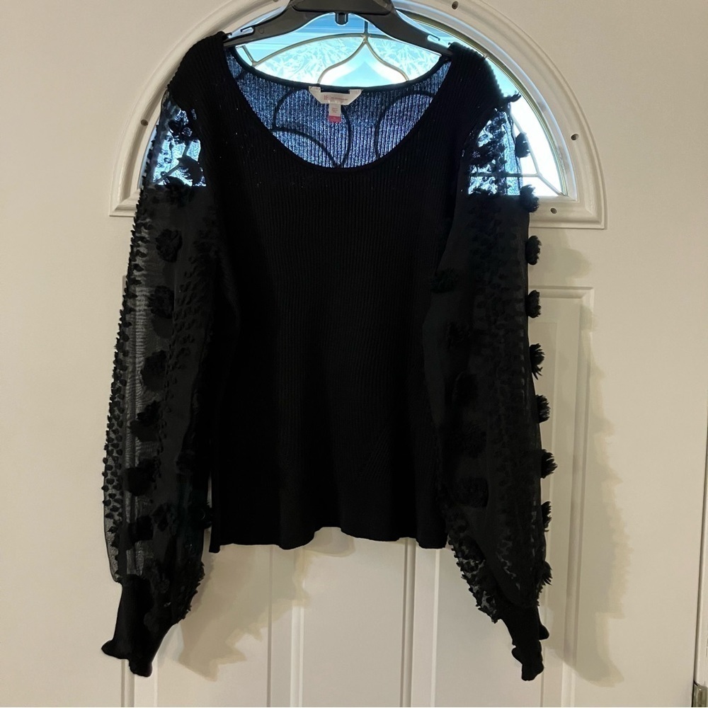 No boundaries black top with sheer sleeves Size XL - Picture 9 of 9